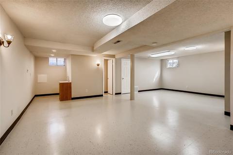13004 Elgin Dr, Denver, CO 80239 photo 23