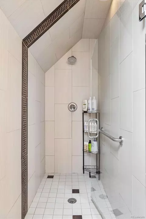 Bath - 2658 Stout St, Denver, CO 80205 photo 3 of 4