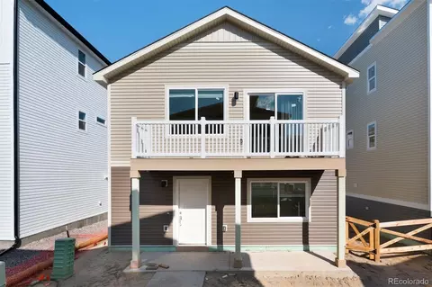 46562 Avery Ln, Bennett, CO 80102