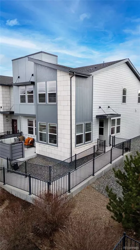16206 E Warner Dr, Denver, CO 80239 photo 4