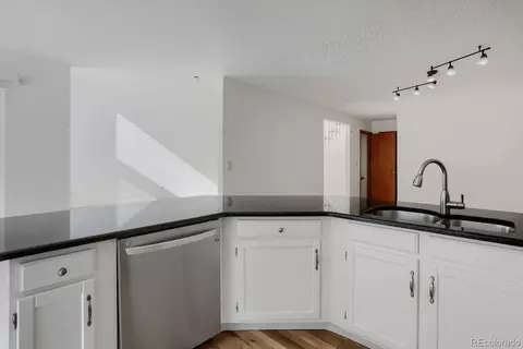 Kitchen - 4927 S Eagle Cir, Aurora, CO 80015 photo 3 of 3