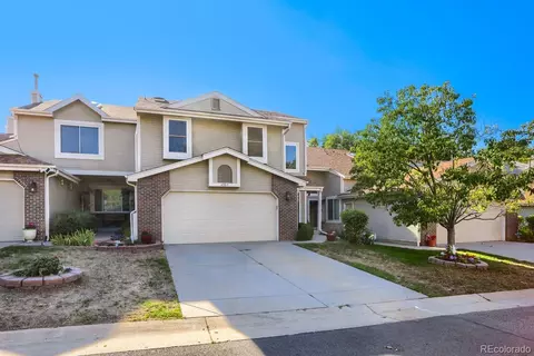 Exterior - 4927 S Eagle Cir, Aurora, CO 80015 photo 5 of 8