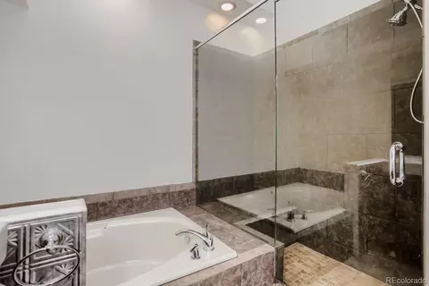 Bath - 4927 S Eagle Cir, Aurora, CO 80015 photo 3 of 5