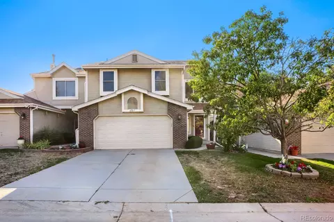 Exterior - 4927 S Eagle Cir, Aurora, CO 80015 photo 4 of 8