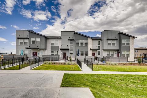 16235 E Warner Dr, Denver, CO 80239 photo 2