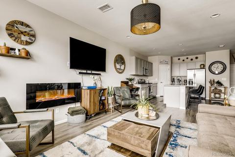 16235 E Warner Dr, Denver, CO 80239 photo 8