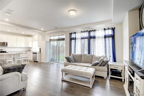 25993 E Archer Dr, Aurora, CO 80018 photo 2