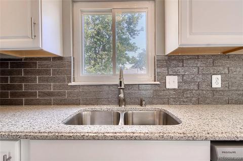 4584 Sable St, Denver, CO 80239 photo 9