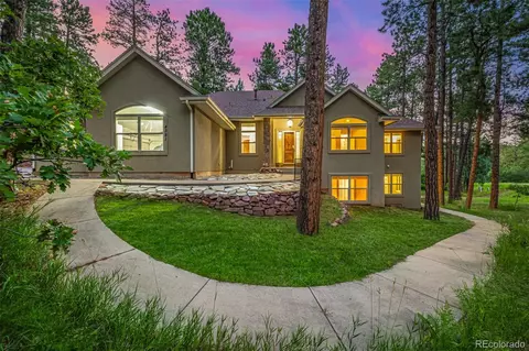 4381 Cheyenne Dr, Larkspur, CO 80118