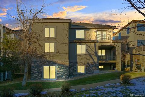 22482 E Peakview Dr, Aurora, CO 80016 photo 1