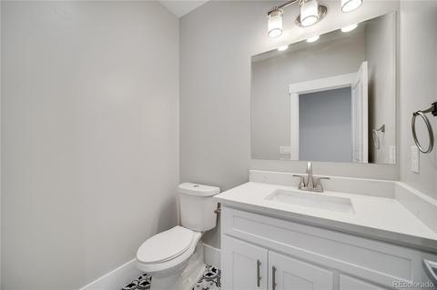 22482 E Peakview Dr, Aurora, CO 80016 photo 9