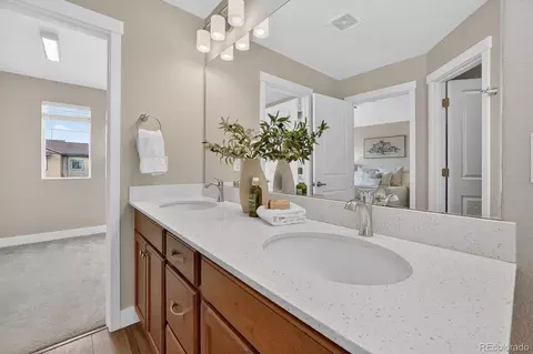 Bath - 4286 E 98th Pl, Thornton, CO 80229 photo 4 of 5