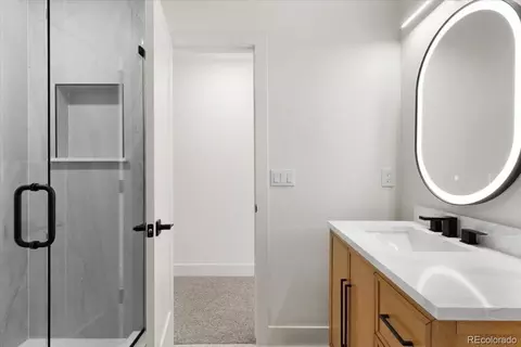 Bath - 8505 E Temple Dr #503, Denver, CO 80237 photo 6 of 7