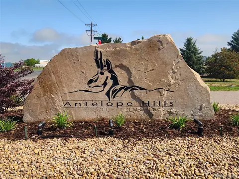 885 Antelope Dr E, Bennett, CO 80102