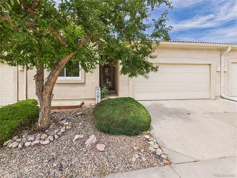8 Luxury Ln, Colorado Springs, CO 80921