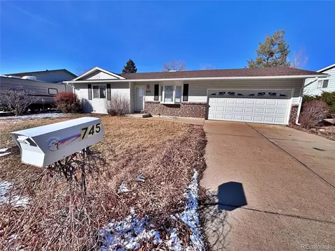 745 Mobile St, Aurora, CO 80011