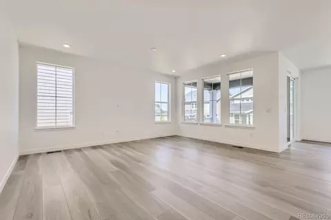 24471 Evans Dr, Aurora, CO 80018 photo 2