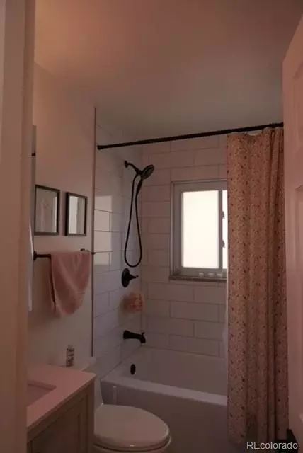 Bath - 830 20th St #303, Boulder, CO 80302 photo 1 of 3