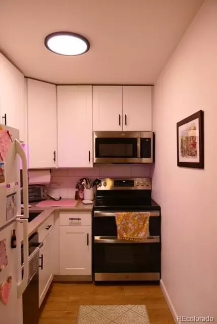 Kitchen - 830 20th St #303, Boulder, CO 80302 photo 2 of 4
