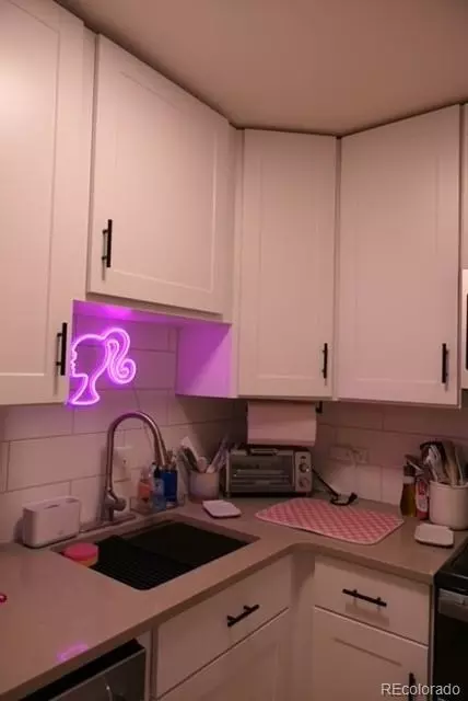 Kitchen - 830 20th St #303, Boulder, CO 80302 photo 3 of 4