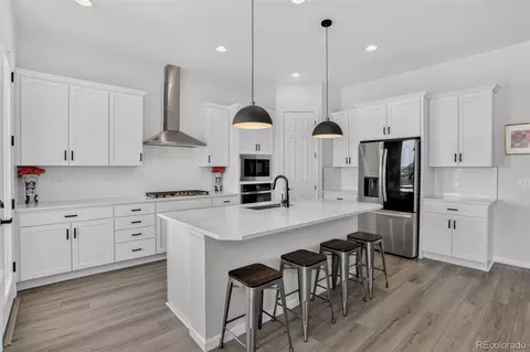 5234 Queen Ct, Arvada, CO 80002