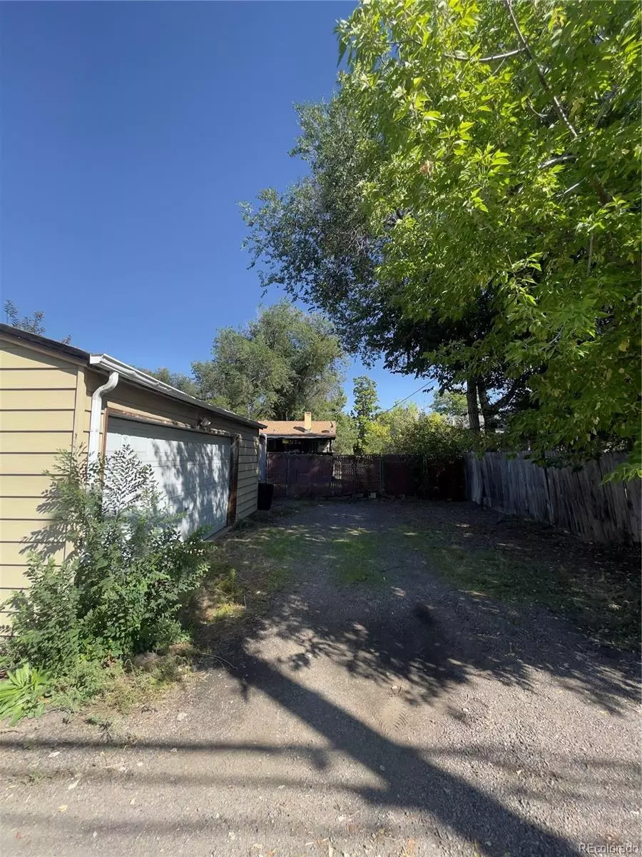  2433 S Cherokee St, Denver, CO 80223 photo 8