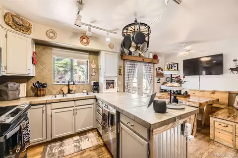 Kitchen - 4845 S Taft St, Morrison, CO 80465 photo 2 of 3