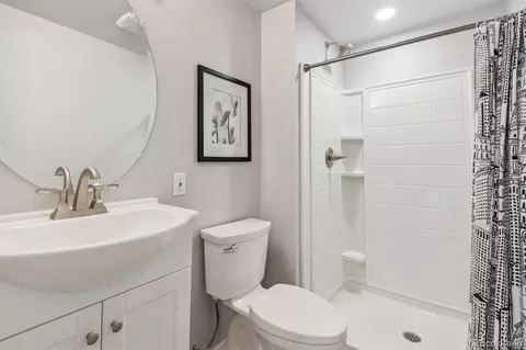 Bath - 19194 E Amherst Dr, Aurora, CO 80013 photo 5 of 5