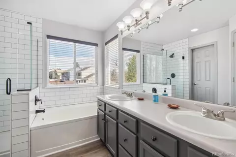 Bath - 19194 E Amherst Dr, Aurora, CO 80013 photo 2 of 5