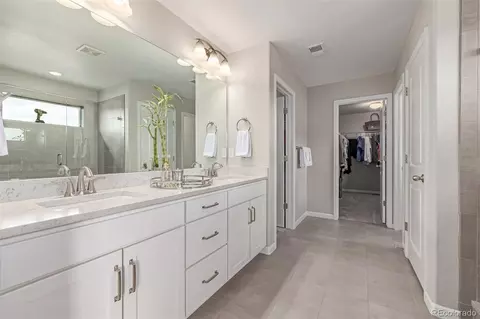 Bath - 26654 E Indore Ave, Aurora, CO 80016 photo 2 of 5