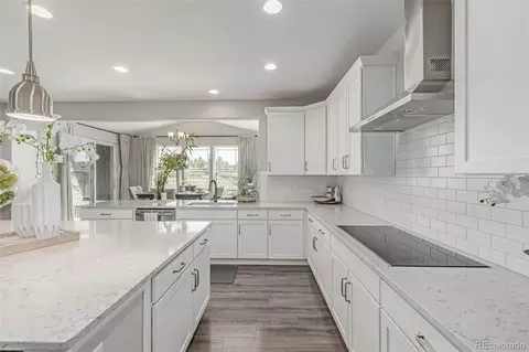 Kitchen - 26654 E Indore Ave, Aurora, CO 80016 photo 5 of 6