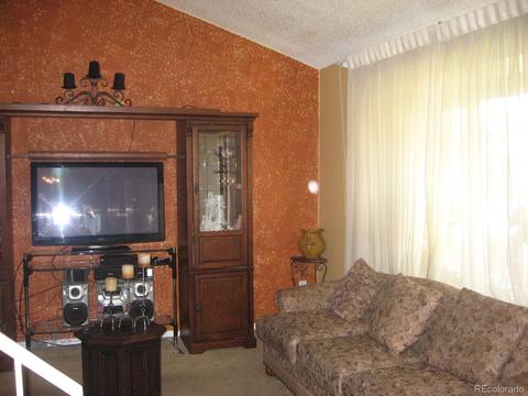 14752 Elk Pl, Denver, CO 80239 photo 3