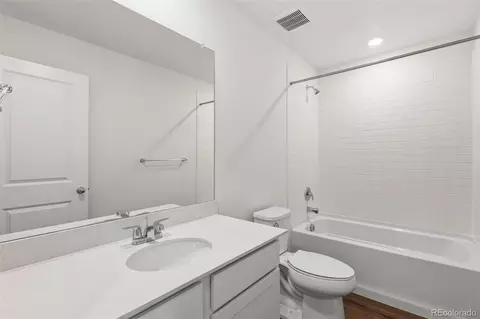 Bath - 24246 E 53rd Dr, Aurora, CO 80019 photo 1 of 3