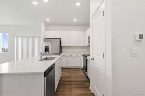 Kitchen - 24246 E 53rd Dr, Aurora, CO 80019 photo 3 of 4