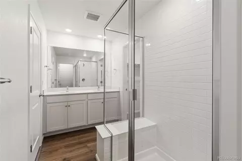 Bath - 24246 E 53rd Dr, Aurora, CO 80019 photo 3 of 3
