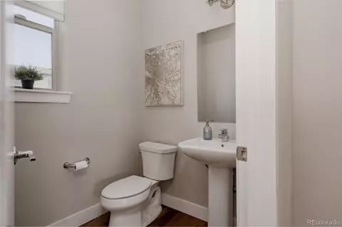 Bath - 8952 E 47th Ave, Denver, CO 80238 photo 1 of 4