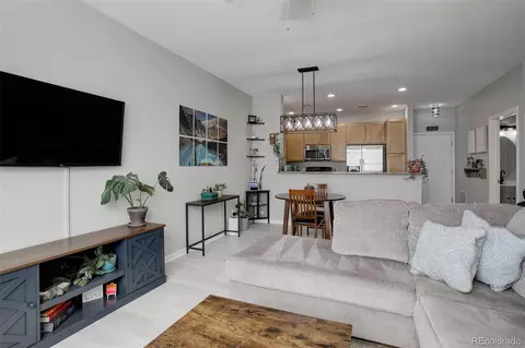 1885 S Buchanan Cir, Aurora, CO 80018 photo 5