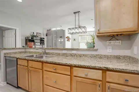 1885 S Buchanan Cir, Aurora, CO 80018 photo 9