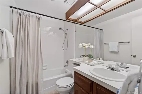 Bath - 6391 E Geddes Ave, Englewood, CO 80112 photo 2 of 2