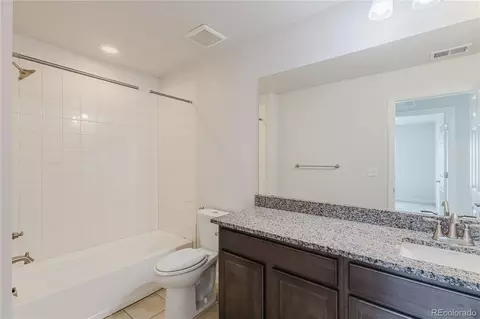 Bath - 22691 E Narrowleaf Cir, Aurora, CO 80016 photo 4 of 5