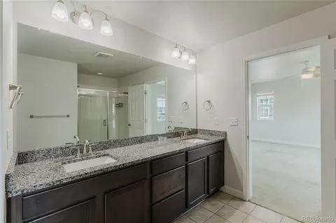 Bath - 22691 E Narrowleaf Cir, Aurora, CO 80016 photo 2 of 5