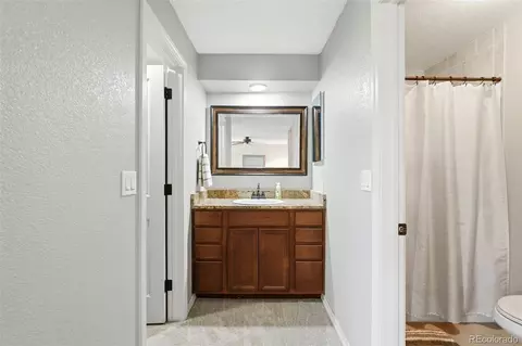 Bath - 17238 E Berry Pl, Aurora, CO 80015 photo 2 of 3