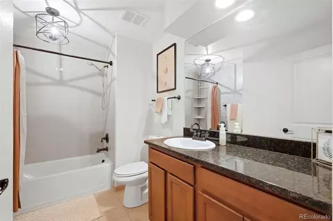 Bath - 17238 E Berry Pl, Aurora, CO 80015 photo 3 of 3