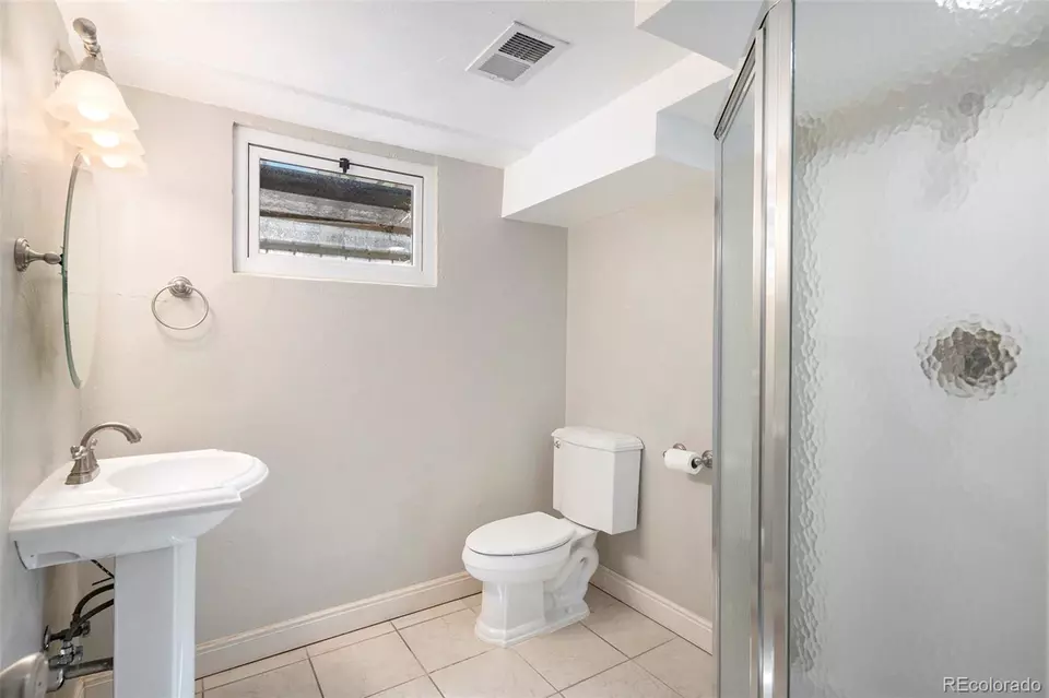 Bath - 6676 S Kit Carson St, Centennial, CO 80121 photo 3 of 3