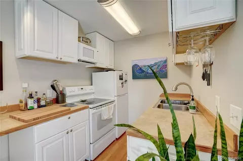 Kitchen - 1430 18th St #12, Boulder, CO 80302 photo 2 of 3