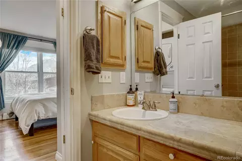 Bath - 1430 18th St #12, Boulder, CO 80302 photo 1 of 2
