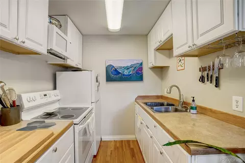 Kitchen - 1430 18th St #12, Boulder, CO 80302 photo 3 of 3