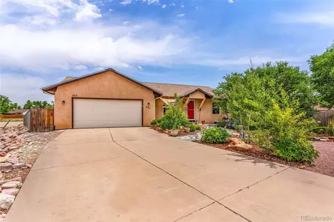 261 E Falcon Dr, Pueblo, CO 81007