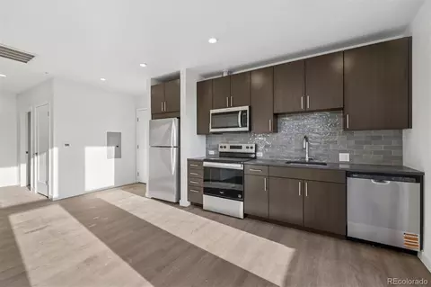 639 29th St #400, Denver, CO 80205