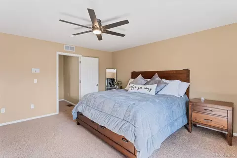5574 N Killarney Ct, Denver, CO 80249 photo 7